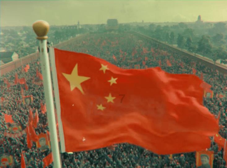 广东一女子帮抬玻璃，搭手瞬间玻璃裂开，当时是否有因此受伤？游戏画面